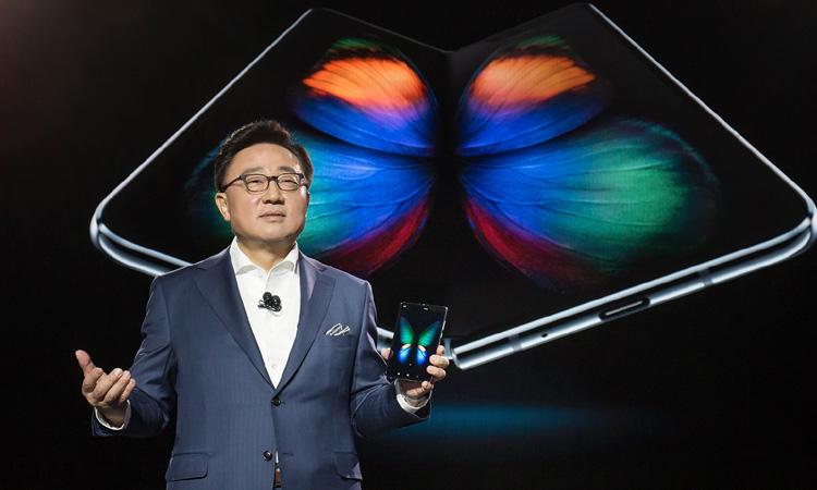 Samsung-foldable-smartphone