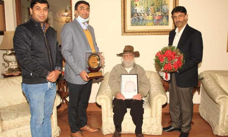 Col-Gill-felicitated