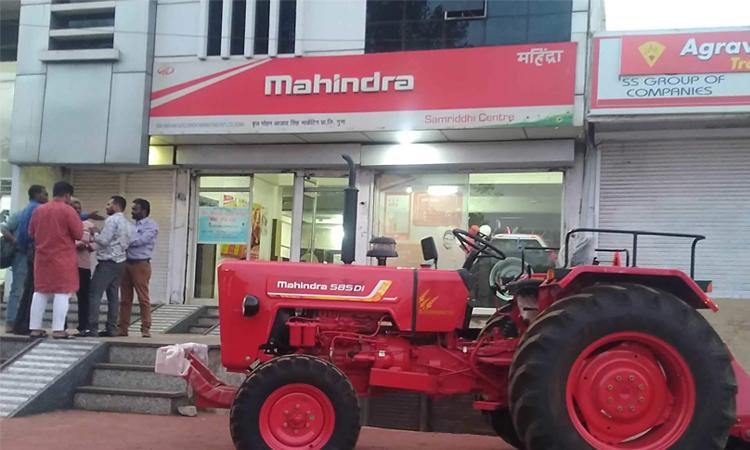 Mahindra-and-Mahindra-tractor