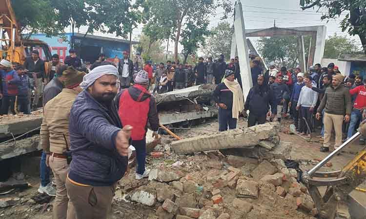 Uttar Pradesh-Cemetry tragedy-Contractor-Muradnagar