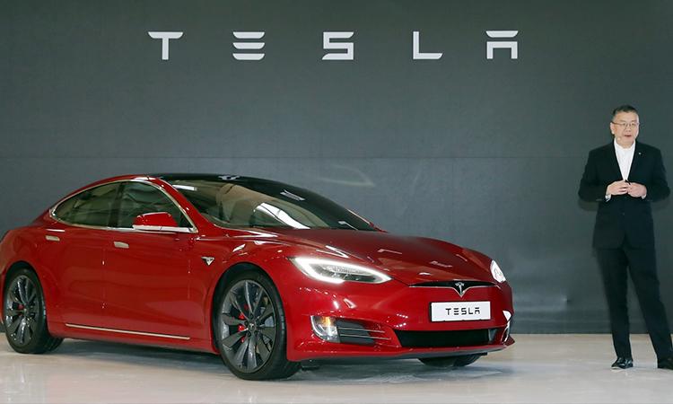 US tells Tesla to recall 158,000 cars for failing displays