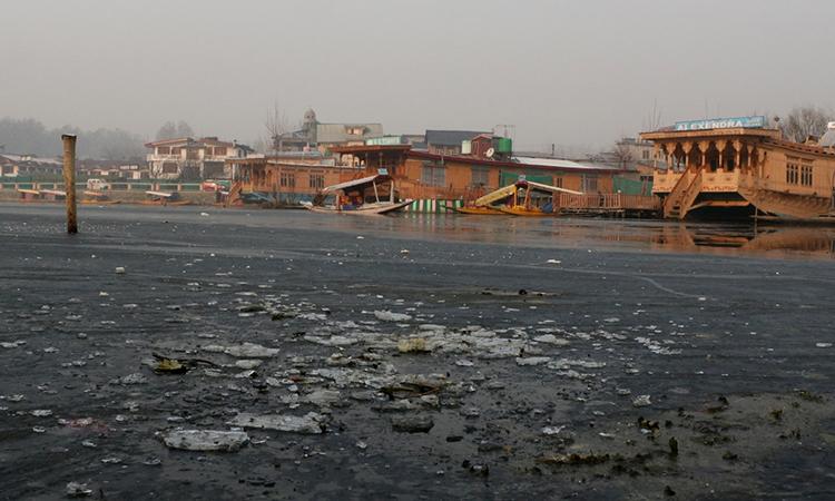 Srinagar records minus 8.4 degrees at night