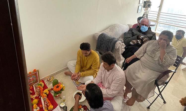 Bollywood-Adhyayan Suman-Bernie Sanders-Entertainment