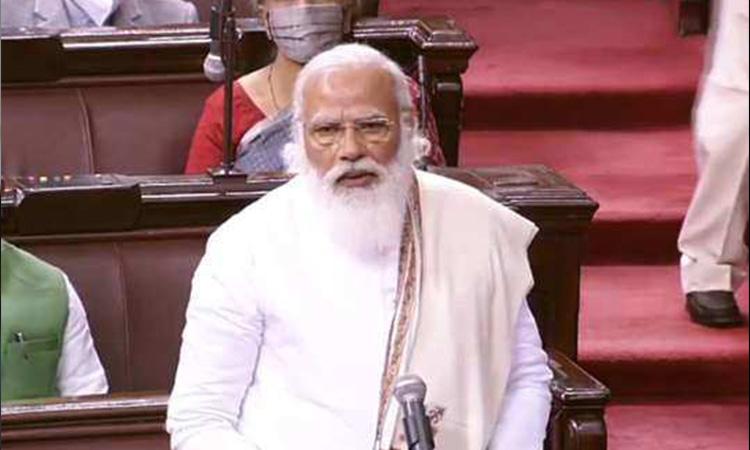 Modi gets emotional during Azad's farewell in RS
