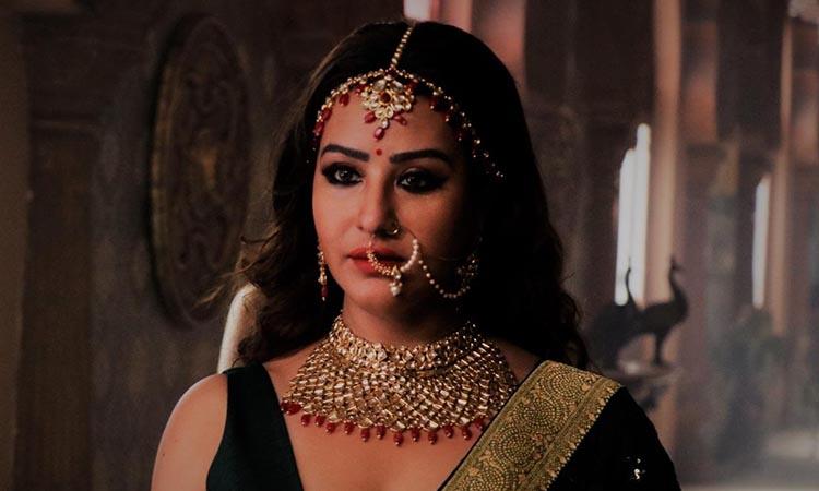 Bollywood-Darshana Banik-Shilpa Shinde-Boondi raita