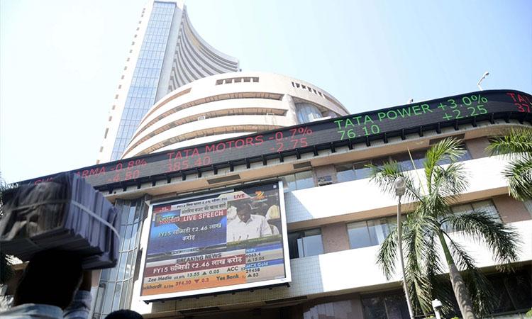 Equity indices in green banking, Rise in stocks, auto stocks rise, Green banking stocks rise