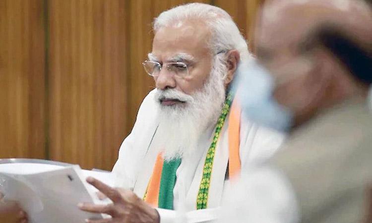 Narendra modi, Covid 19, Modi reviews preps by Armed Forces, Indian Army