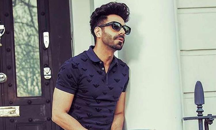 Aparshakti Khurana, Bollywood, Aparshakti Khurana songs , 'Ek ladki bheegi bhaagi si'