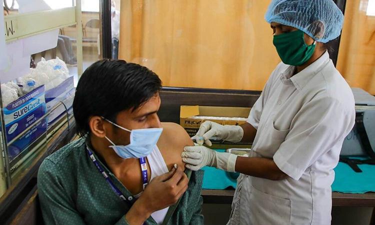 Covid 19 vaccination, Covid Vaccination center , No vaccination centre available in Noida, Covid Vaccination for 18-44