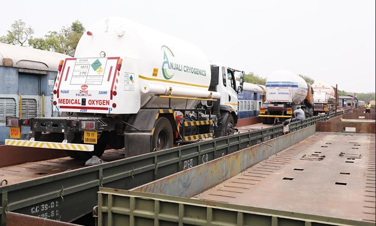 oxygen express, Second Oxygen Express Oxygen Express trains on way to Haryana, MP, UP, Telangana, Oxygen supply, Oxygen crisis, Oxygen shortage