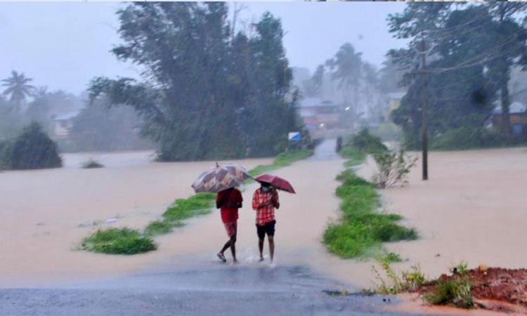 kerala, Heavy raining, Flood in Kerala, Heavy rain lash Kerala, coastal areas badly affected, Kerala Weather