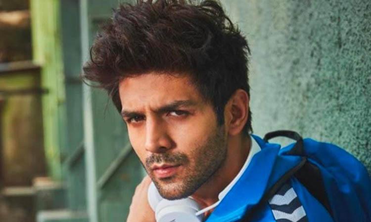 Kartik Aaryan posts picture with face pack, asks fans for 'wrong captions'