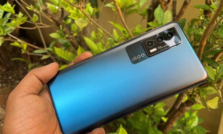 iQOO 7 Legend beats rivals with stunning design, solid specs