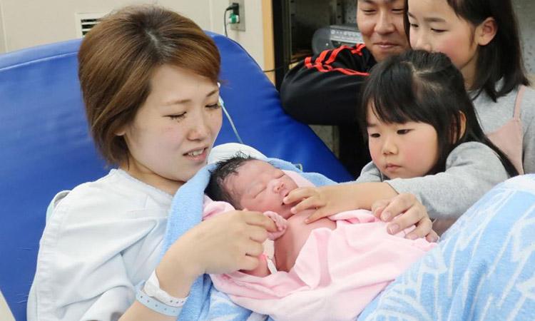 Japan, Japan population, Number of newborn babies in Japan, Number of newborn babies in Japan drops to record low