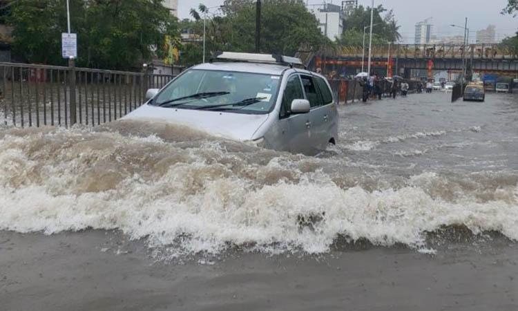 Monsoon storms into Maharashtra: Trains, traffic hit in Mumbai
