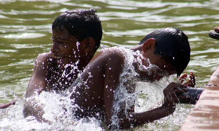 Delhi sizzles above 42 degrees, Ganganagar hottest at 45.8