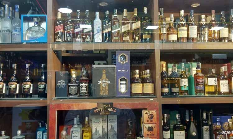 Delhi-Rules permitting home delivery of liquor come into force from Friday