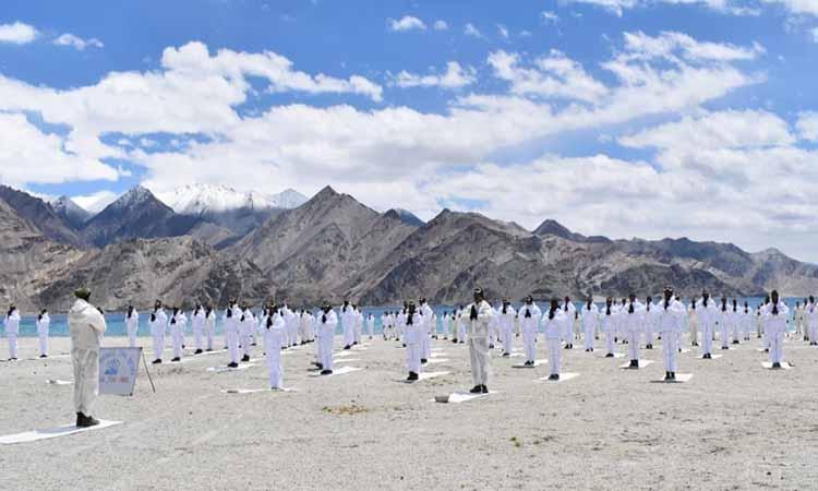 ITBP performs Yoga at 18,000ft icy heights of Ladakh