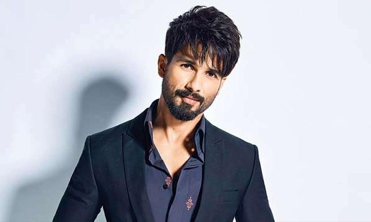 Bollywood, Shahid Kapoor, Shahid Kapoor movies, Shahid Kapoor pictures, Shahid Kapoor instagram, Shahid Kapoor flaunts beefed-up physique