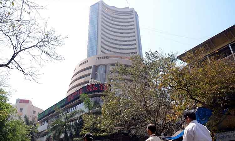 Indian equities subdued amid weak global cues