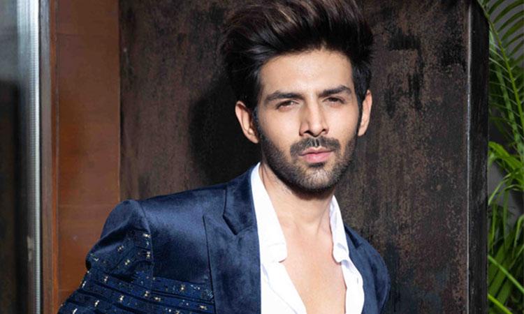 Kartik Aaryan, Bollywood, Kartik Aaryan latest pictures Kartik Aaryan latest movie, Kartik Aaryan reminds 'mask hai zaroori'