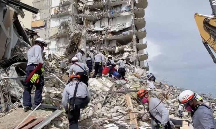 Death toll rises to 32 after 4 more bodies found in Florida building collapse