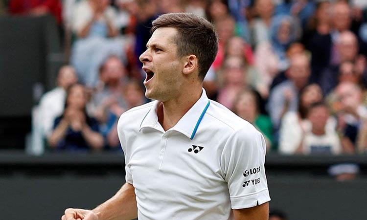 Wimbledon 2021-Hubert Hurkacz beats Daniil Medvedev, sets up QF clash with Roger Federer