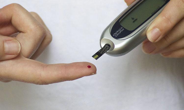 Eat almonds twice daily to cut diabetes, cholesterol risk