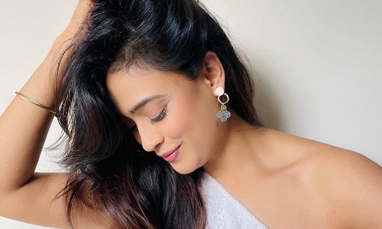 Shweta Tiwari on daughter Palak's debut-Couldn't help her much, feel sad about it