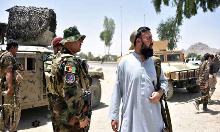 Afghanistan: Taliban flag raised above border crossing with Pakistan