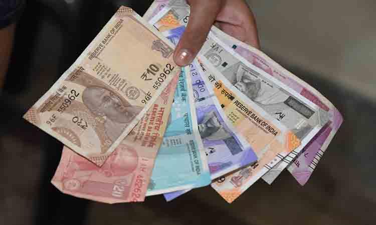 Currency-Squeeze-Rupee-expected-to-weaken-further