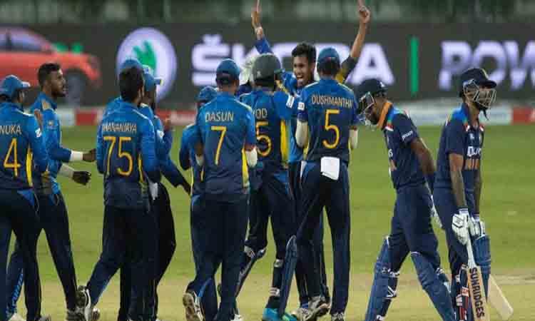 Sri Lanks-bowled-India