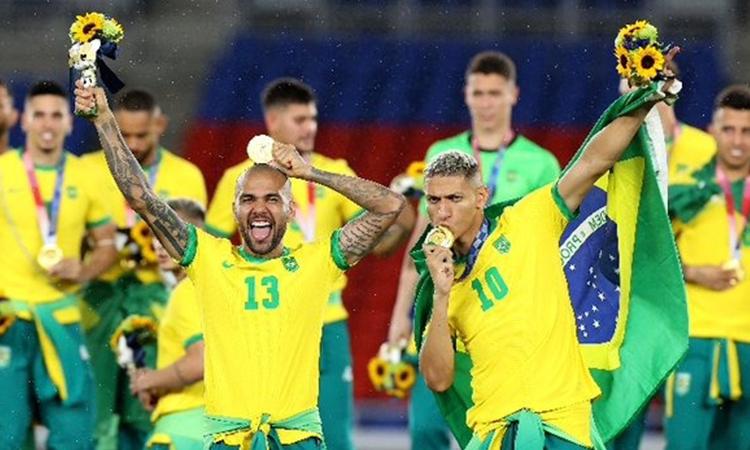 Brazil-men's-football-gold-medal