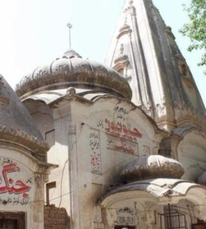 Vandalized-Hindu-Temple-in-Pakistan