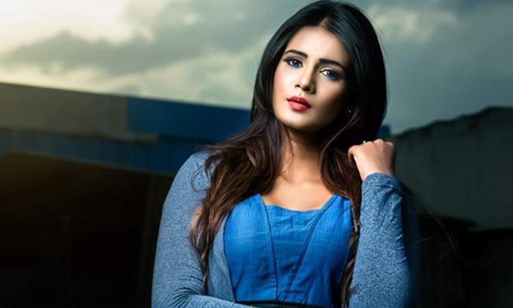 Actress-Meerap-Mitun