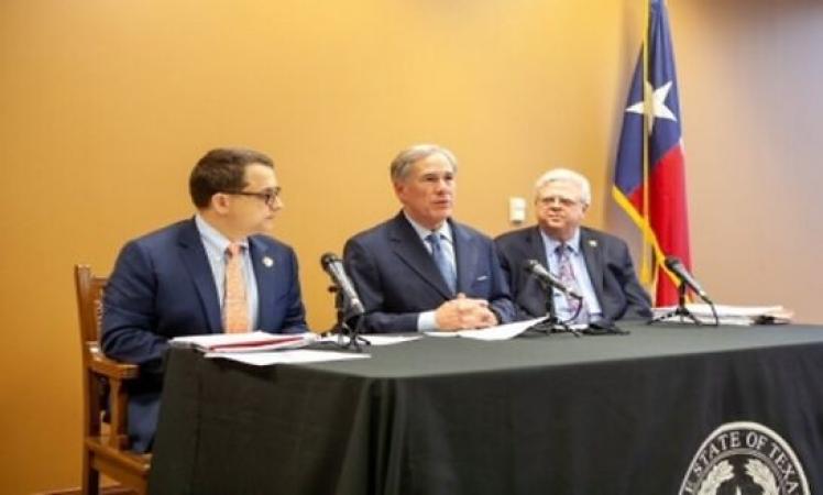 Texas-governor-bans-Covid-vaccine