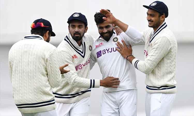 Indian-Players-celebrating-taking-wicket
