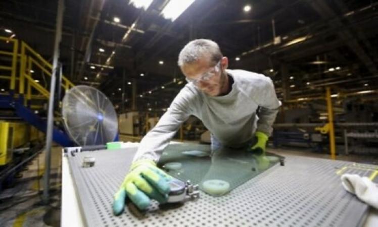 Worker-doing-quality-inspection