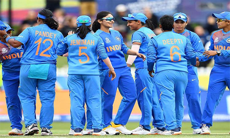 women's-cricket-team