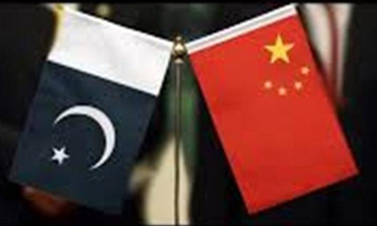 Pakistan-Chinese flags