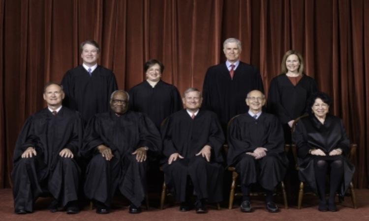 US-supreme-court-judges-and-chief-justice