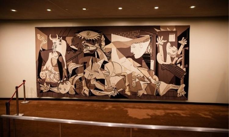 Picasso-anti-war-tapestry