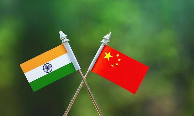 India-china-flags