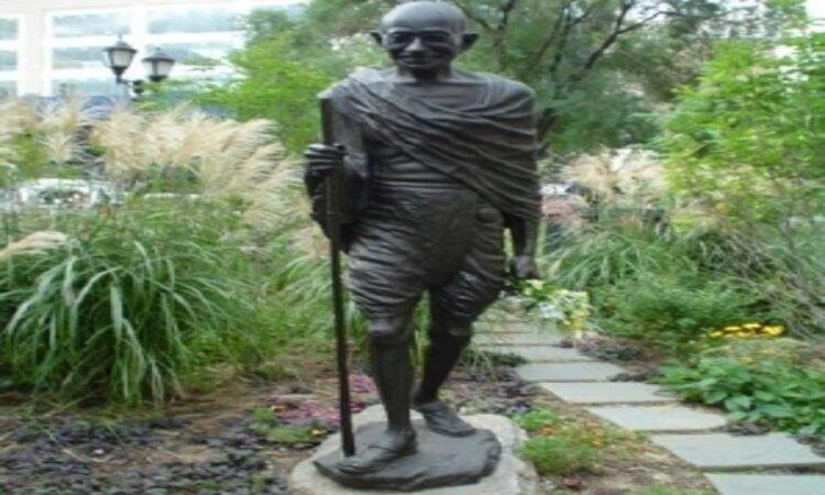 gandhi0statue-in-new-york