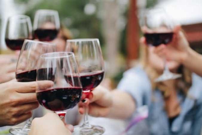 Drinking-wine-with-meals-linked-to-lower-type-2-diabetes-risk
