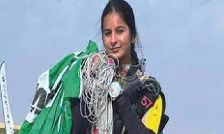 youngest-licensed-skydiver
