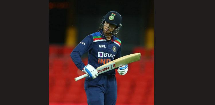 Partnerships-key-to-avoid-losing-wickets-in-a-cluster-says-Mandhana