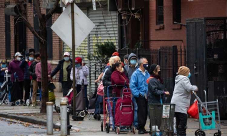 Some-residents-under-lockdown-in-Shanghai-running-out-of-food