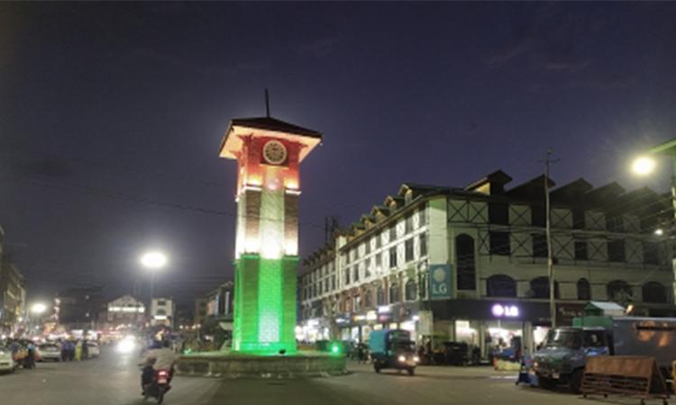 The-Clock-Tower-Ghanta-Ghar-at-Lal-Chowk-of-J&K
