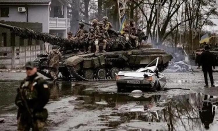 Russian-troops-to-ban-movement-in-Mariupol-for-infiltration-operation